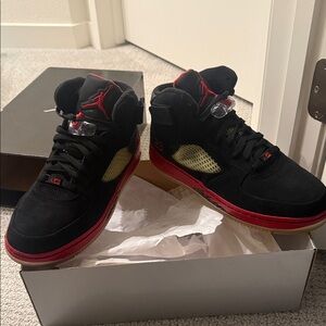 Jordan Men's Black and Red Sneakers